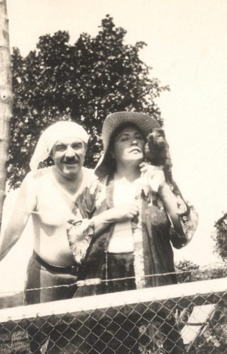 Fernand et Jeanne à la Ferme avec Bibi en 1932
